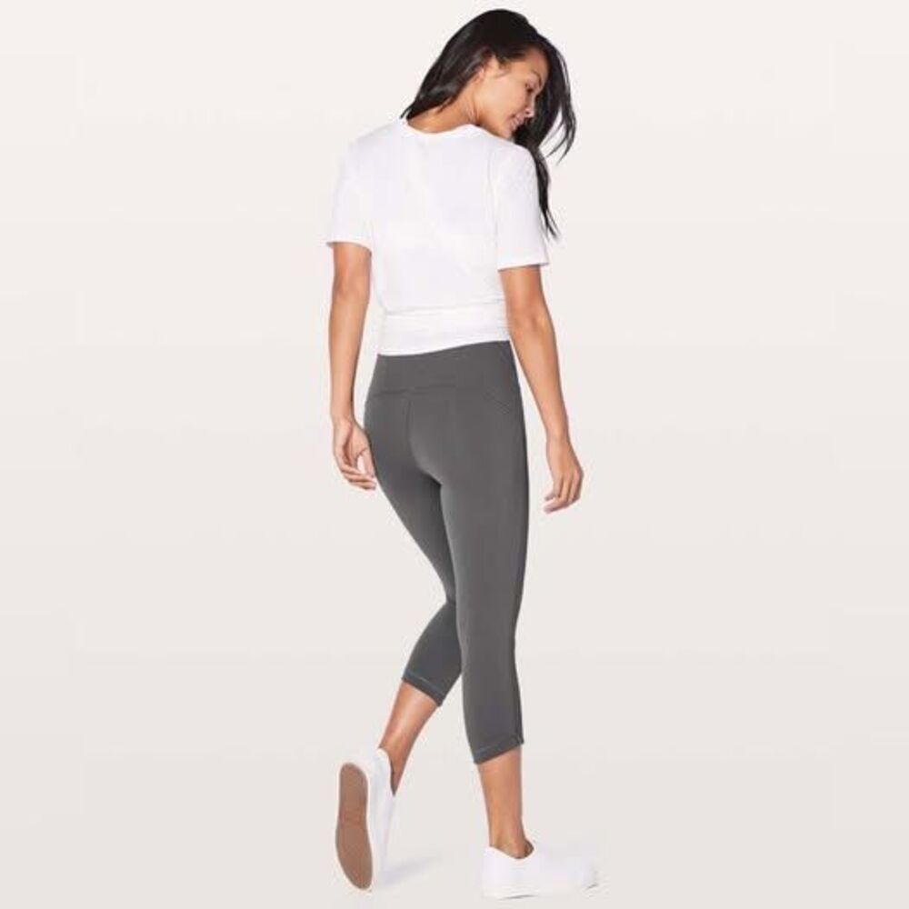 Lululemon Wunder Under Crop (Hi-Rise) Awaken Full-On Luxtreme 21” - Size 6 - Picture 2 of 8